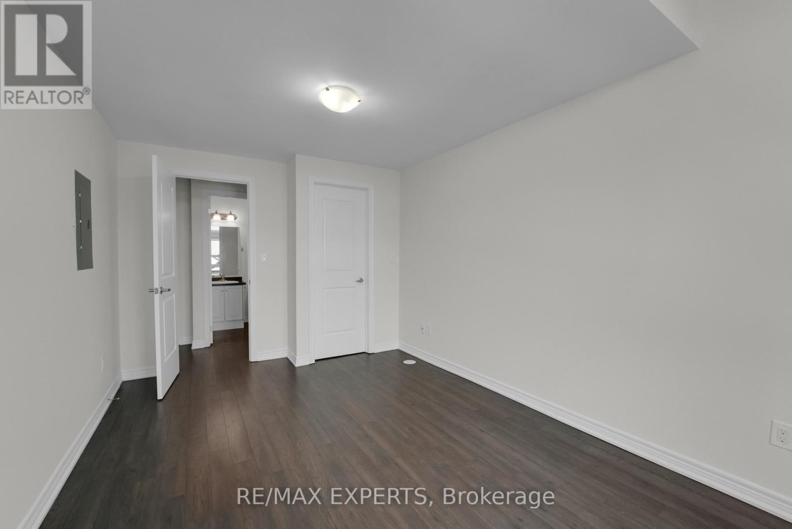 10 - 105 KAYLA CRESCENT Image 29