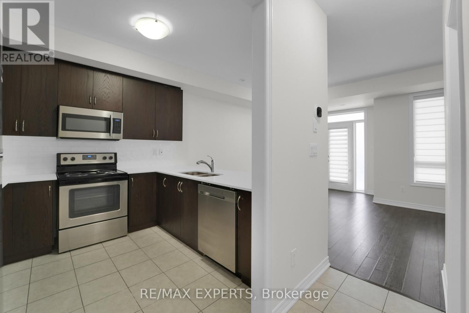 10 - 105 KAYLA CRESCENT Image 7