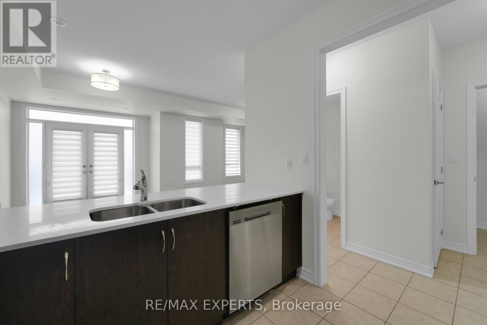 10 - 105 KAYLA CRESCENT Image 9