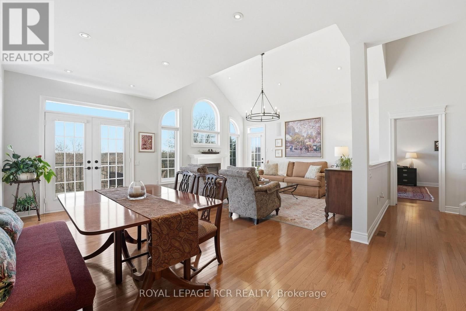 88 - 6 DANBROOK COURT Image 13