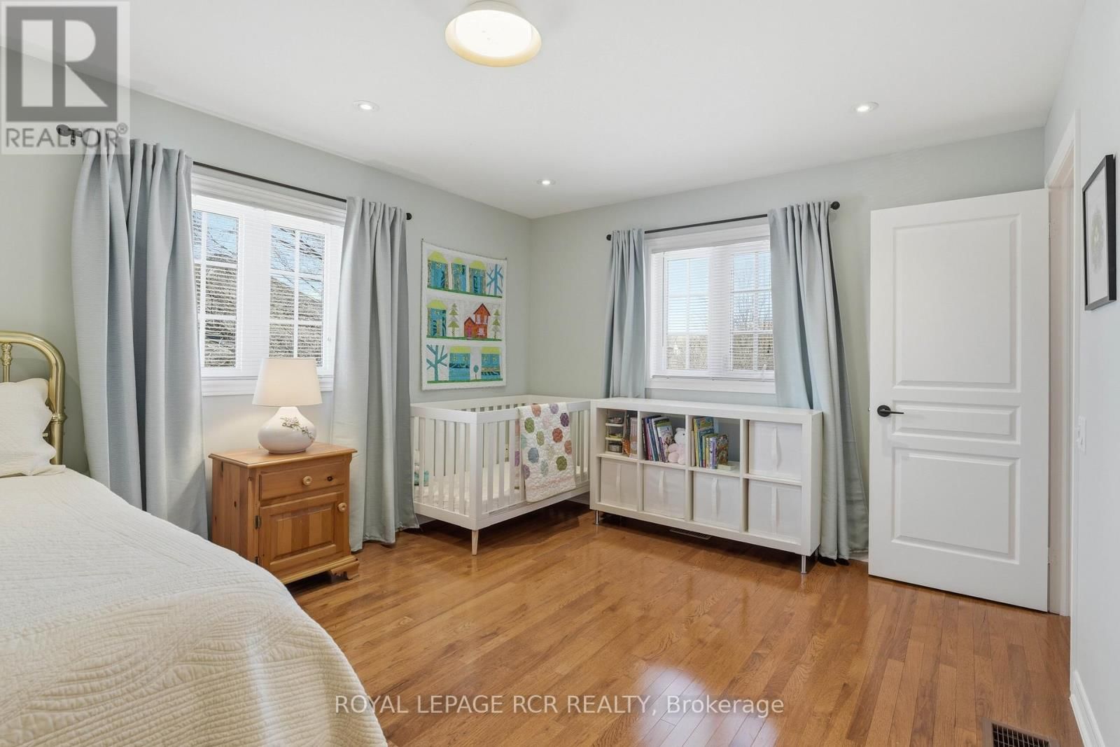 88 - 6 DANBROOK COURT Image 22