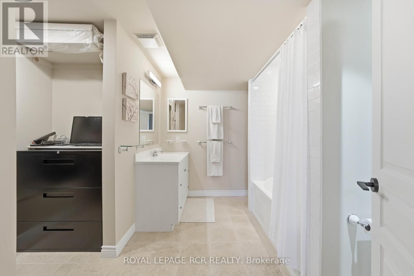 88 - 6 DANBROOK COURT Image 33