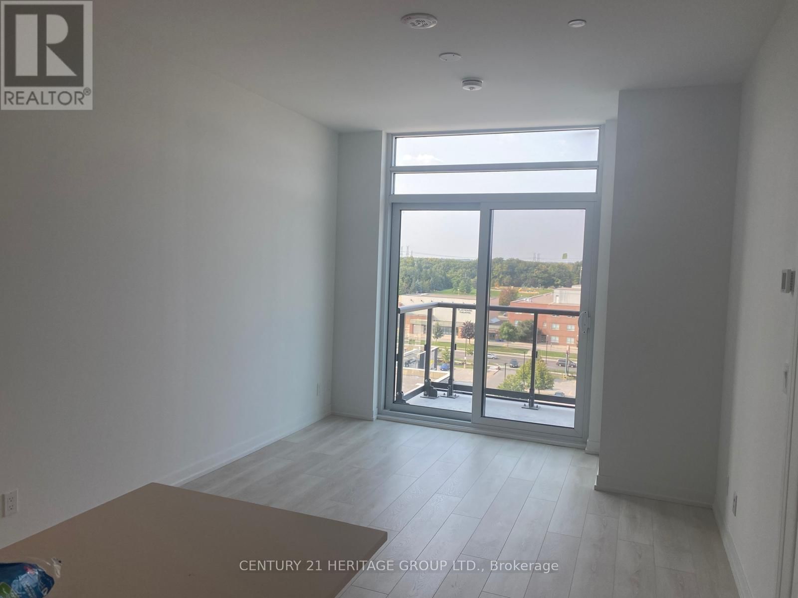 803 - 8 BEVERLEY GLEN BOULEVARD Image 13