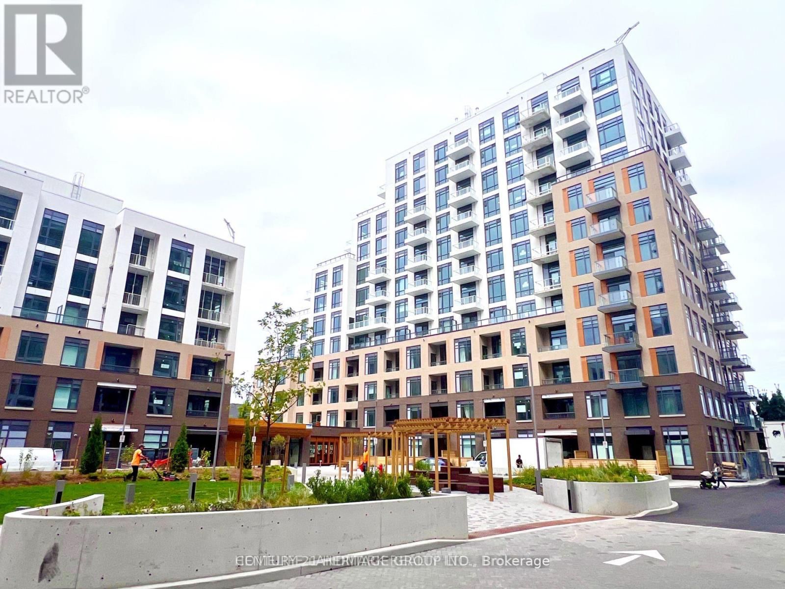 803 - 8 BEVERLEY GLEN BOULEVARD Image 2