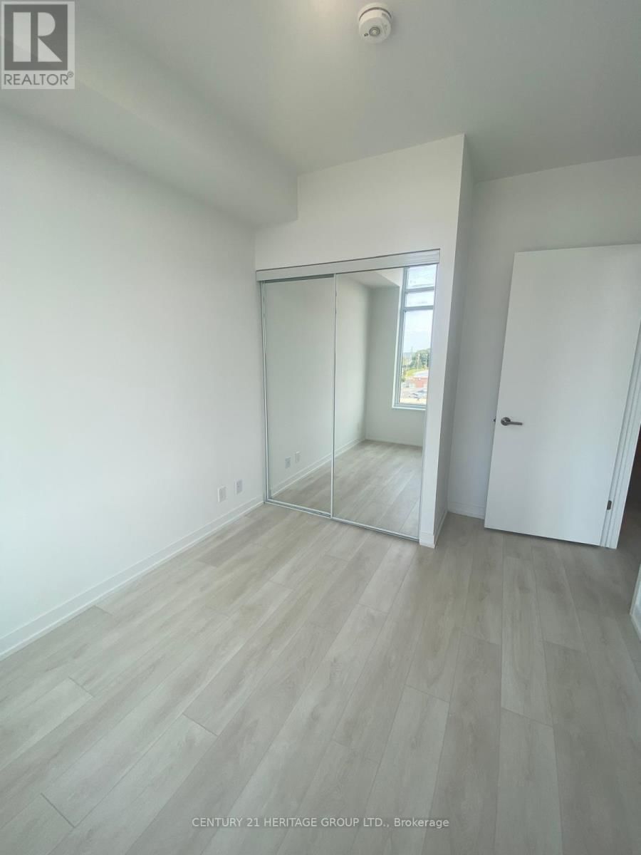 803 - 8 BEVERLEY GLEN BOULEVARD Image 5