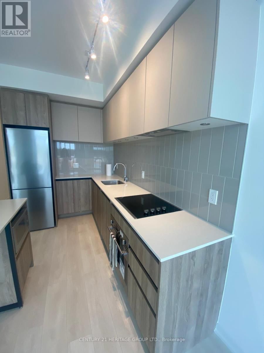 803 - 8 BEVERLEY GLEN BOULEVARD Image 9