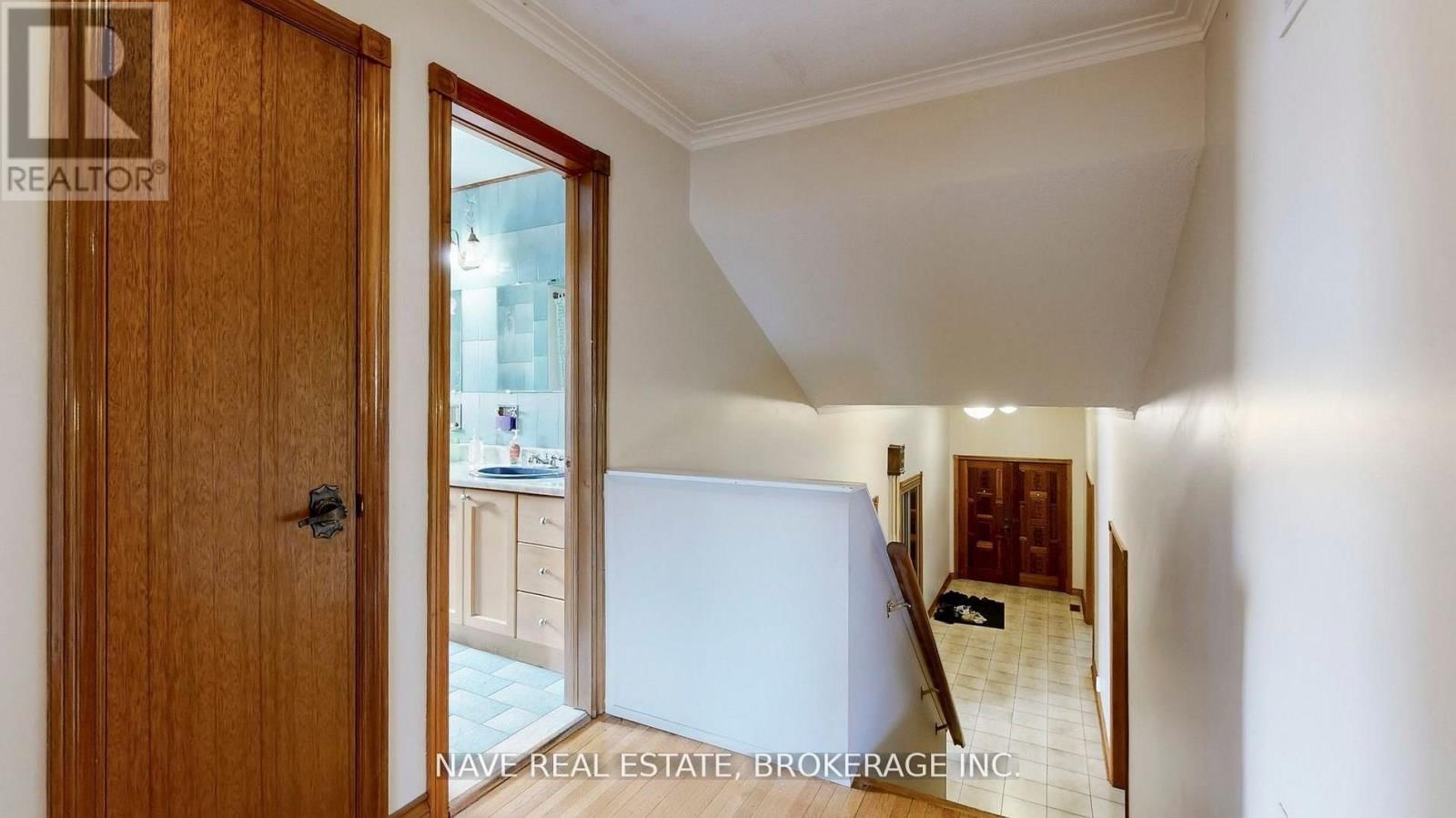 9747 BATHURST STREET Image 10