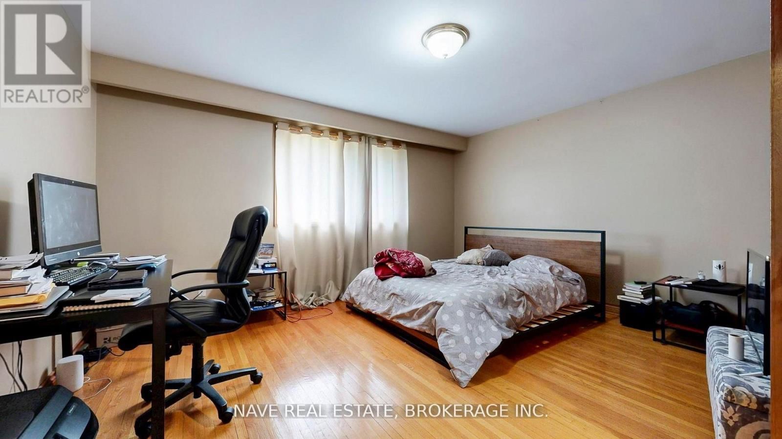 9747 BATHURST STREET Image 12