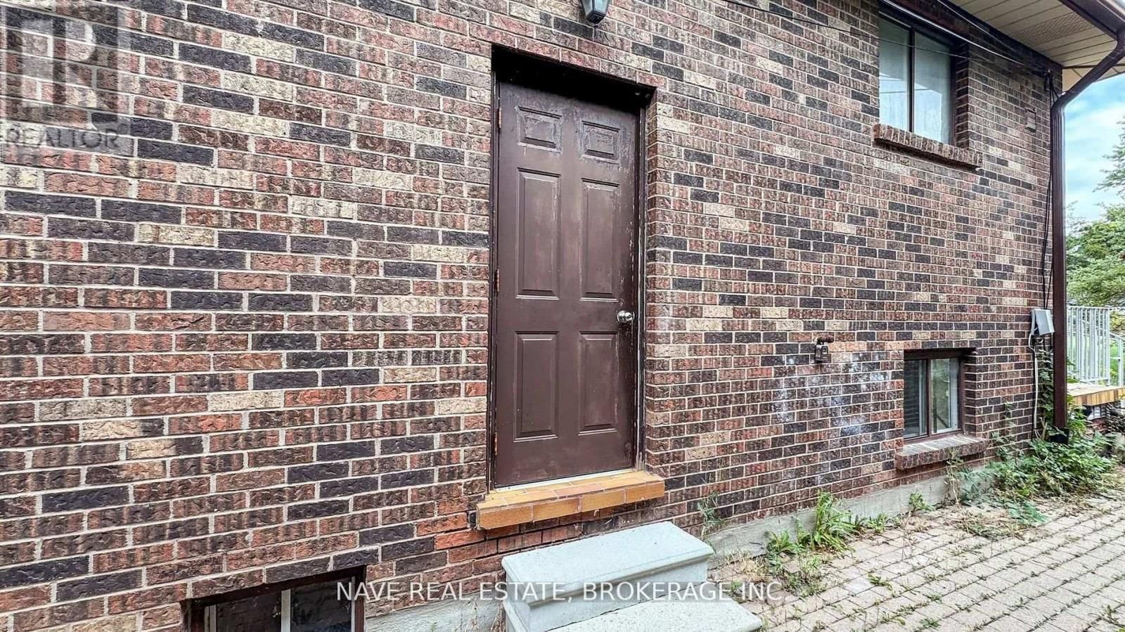 9747 BATHURST STREET Image 17