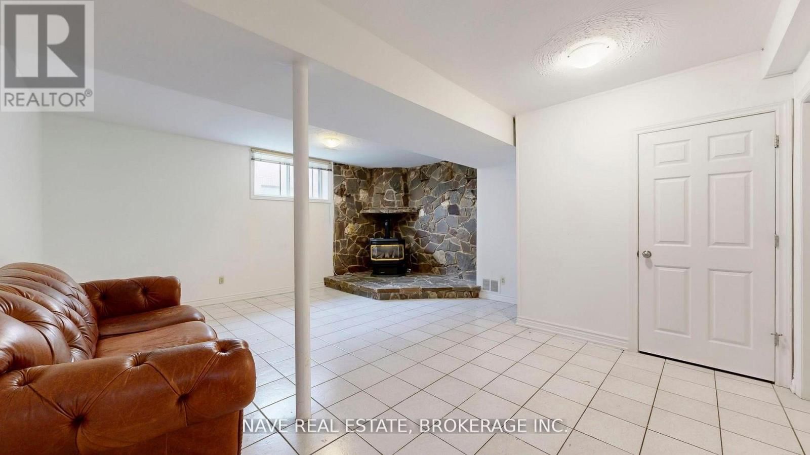 9747 BATHURST STREET Image 26