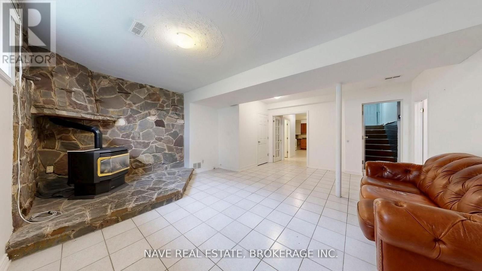 9747 BATHURST STREET Image 27