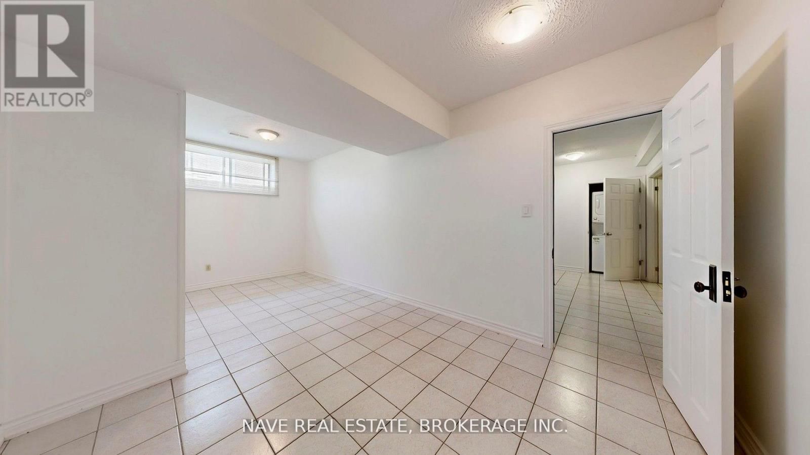 9747 BATHURST STREET Image 29