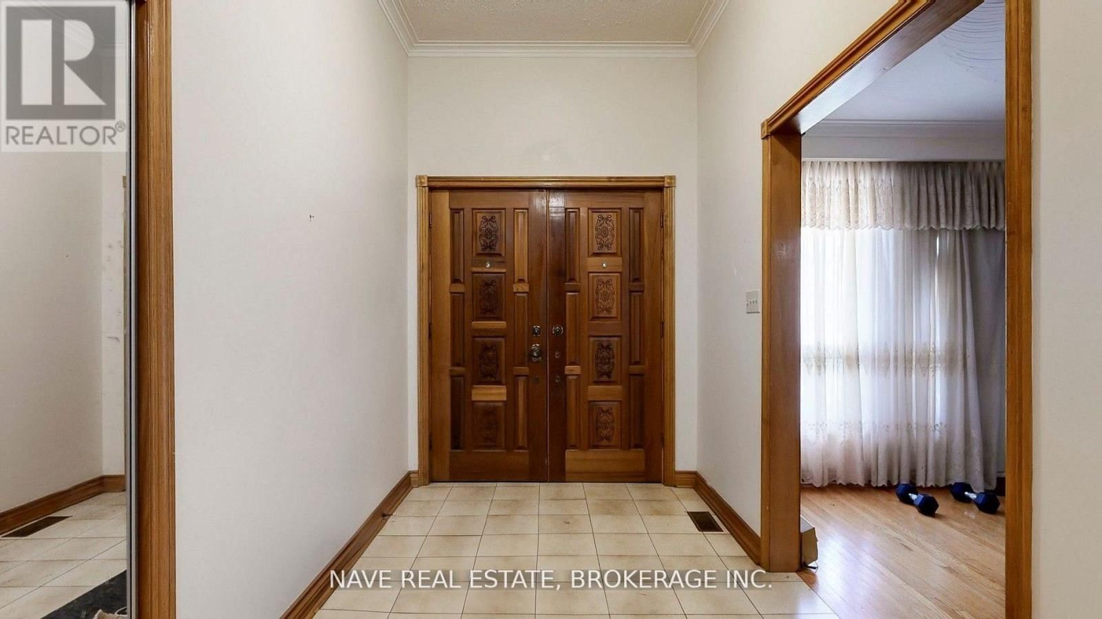 9747 BATHURST STREET Image 3