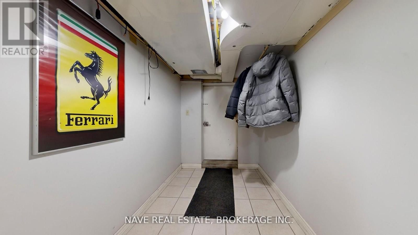 9747 BATHURST STREET Image 31