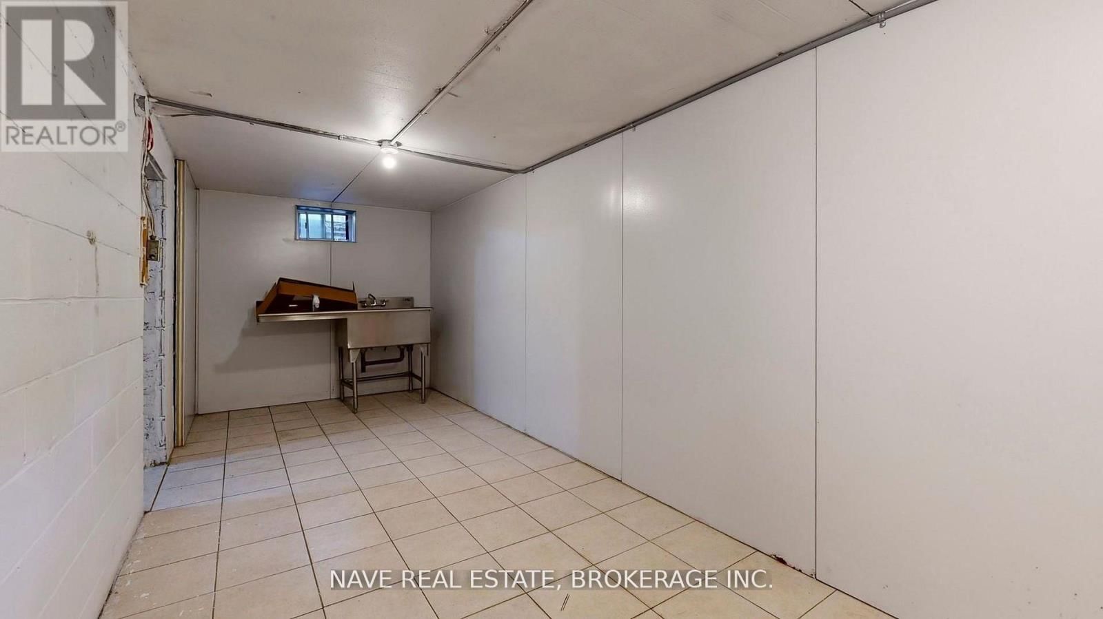 9747 BATHURST STREET Image 38