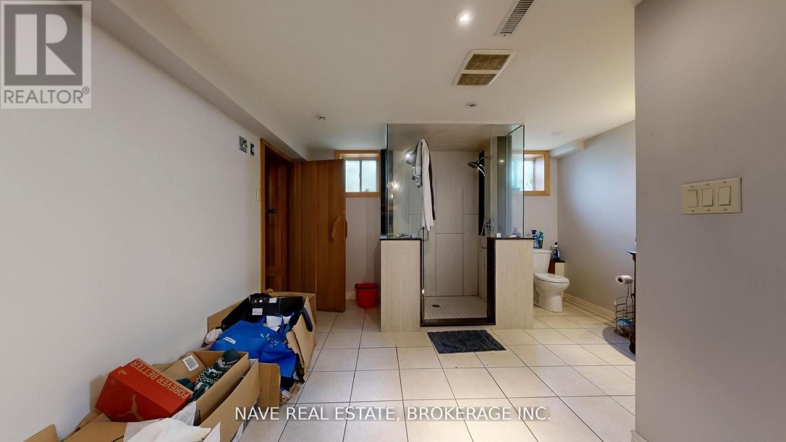 9747 BATHURST STREET Image 39