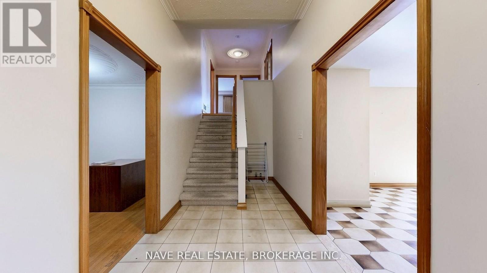 9747 BATHURST STREET Image 4