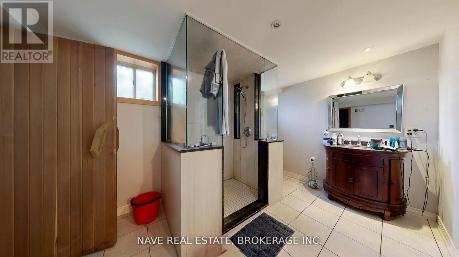 9747 BATHURST STREET Image 40