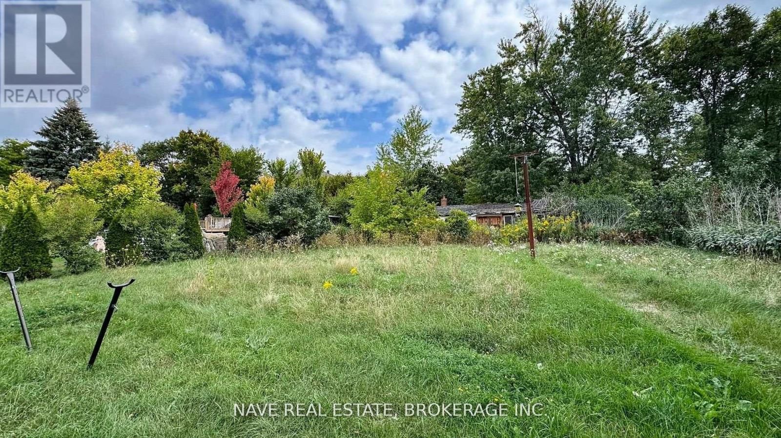 9747 BATHURST STREET Image 44