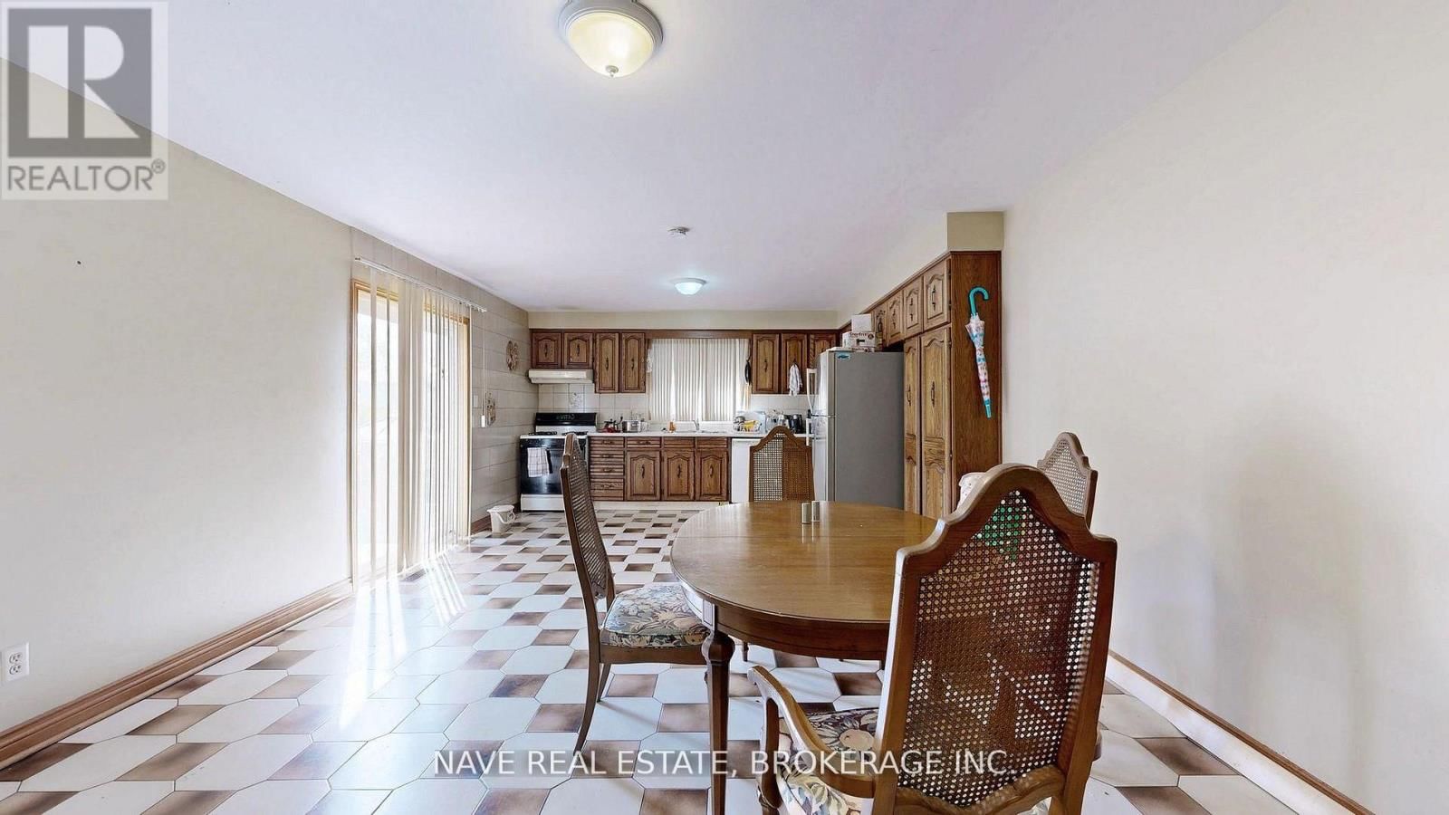 9747 BATHURST STREET Image 8