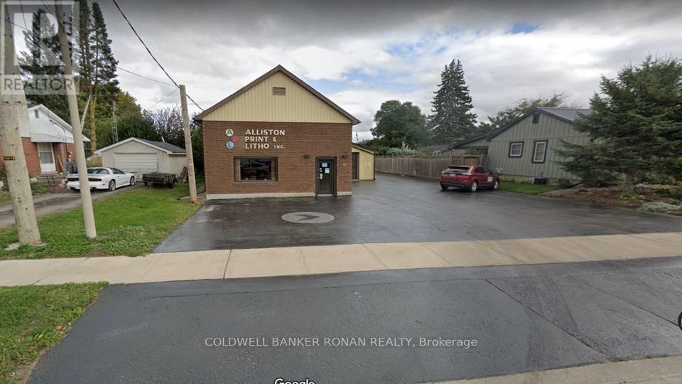 83 DUFFERIN STREET SOUTH Image 1