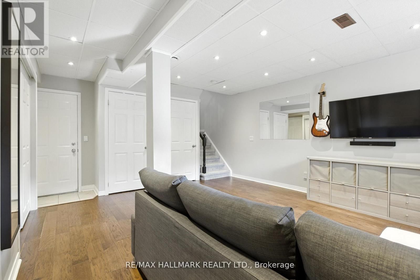 568 LEGRESLEY LANE Image 24