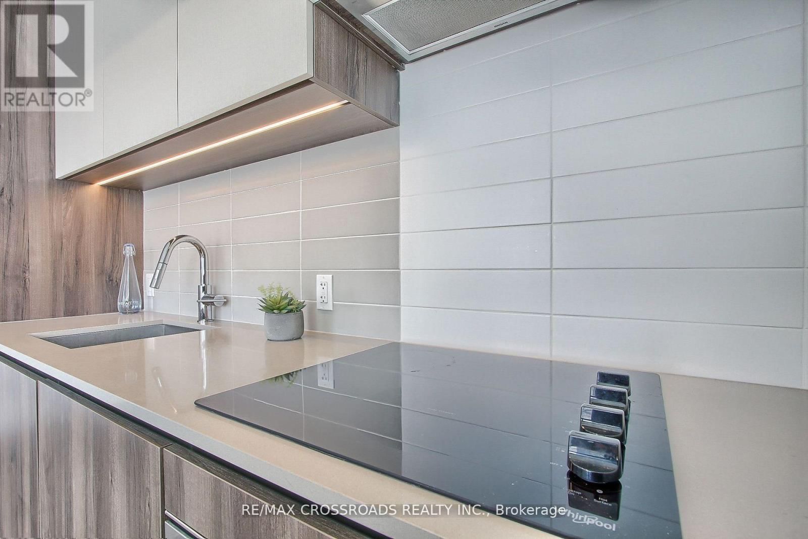 2511 - 1000 PORTAGE PARKWAY Image 13