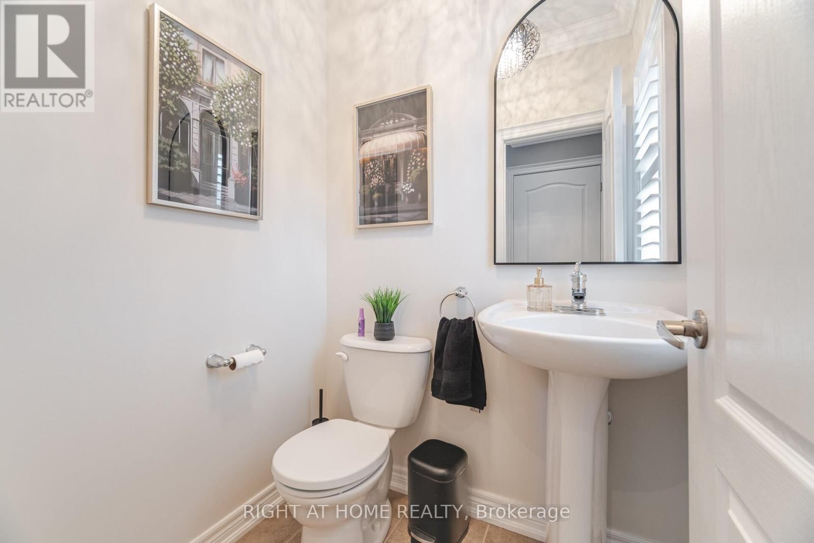 246 ASPENWOOD DRIVE Image 17