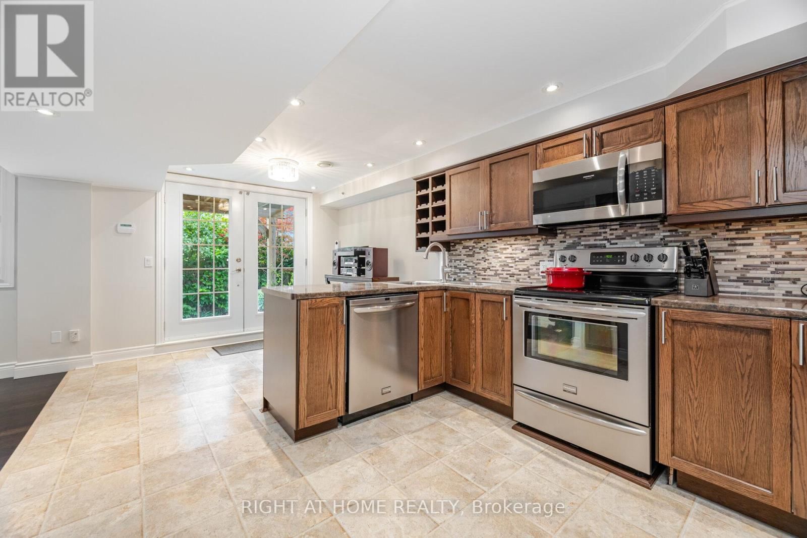 246 ASPENWOOD DRIVE Image 36