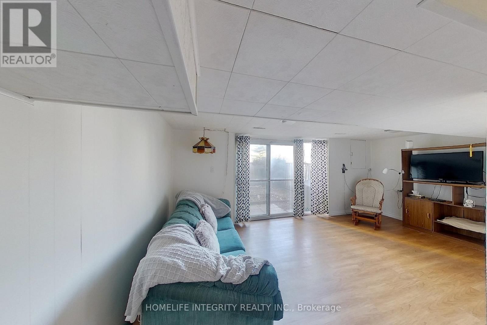 2 - 246 Unit 2 TUPPER BOULEVARD Image 17