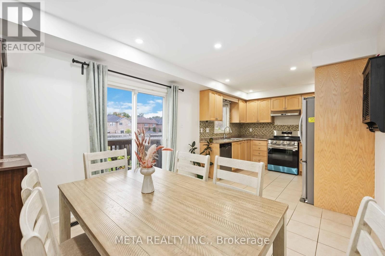 210 CABIN TRAIL CRESCENT Image 9