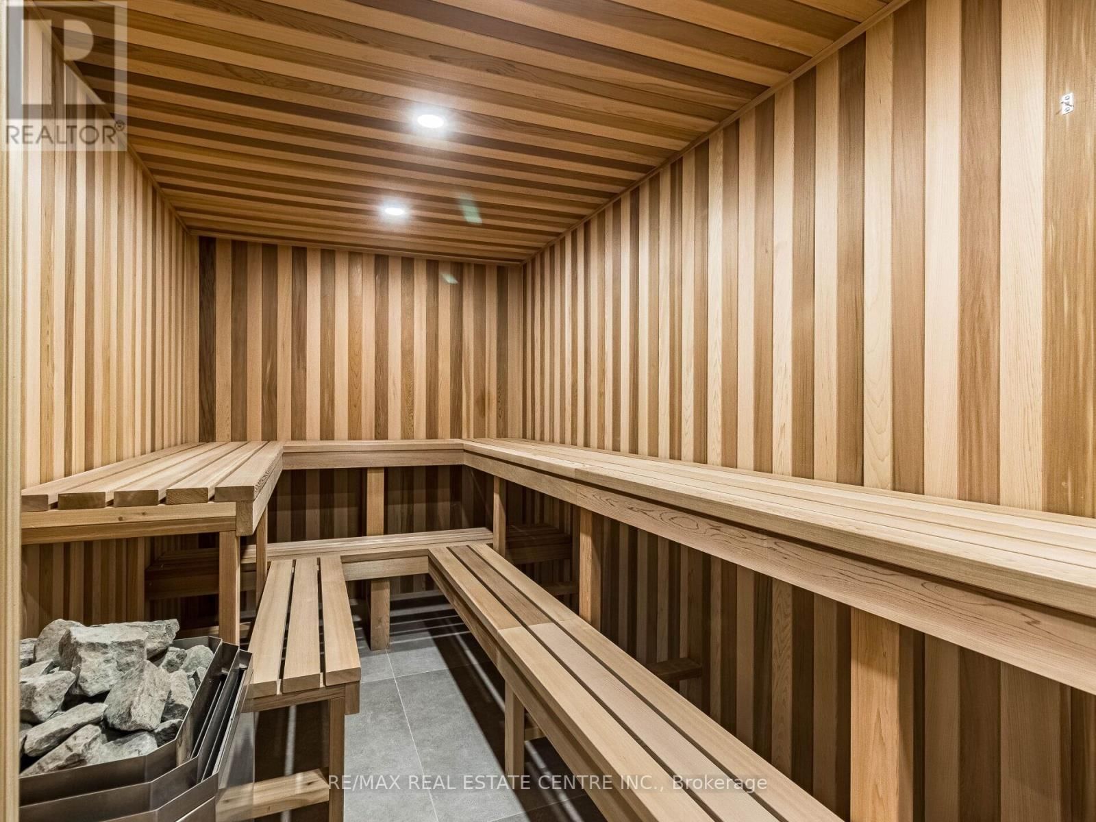 1 HUCKLEBERRY LANE SOUTH Image 42