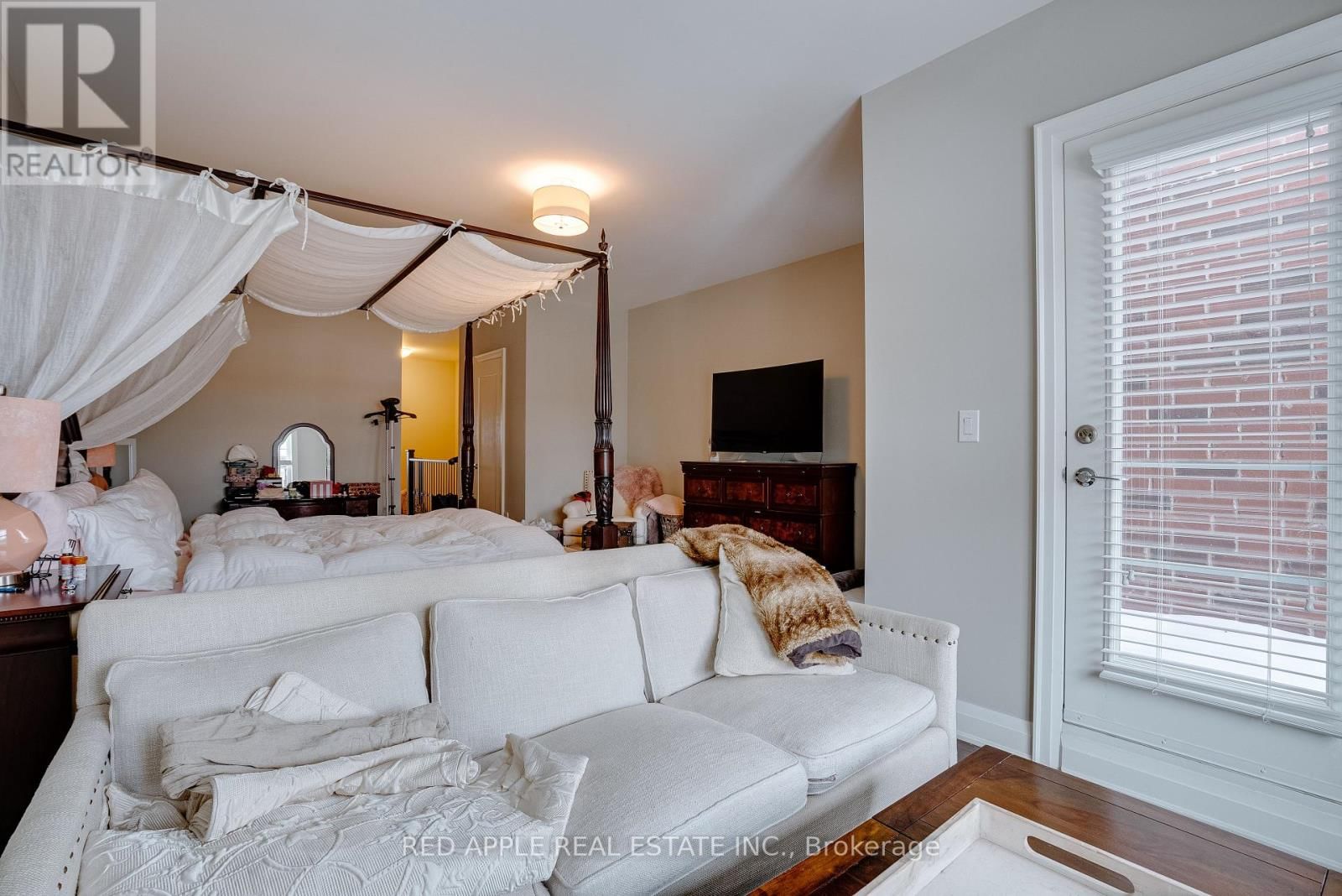 15 DUNTON LANE Image 9