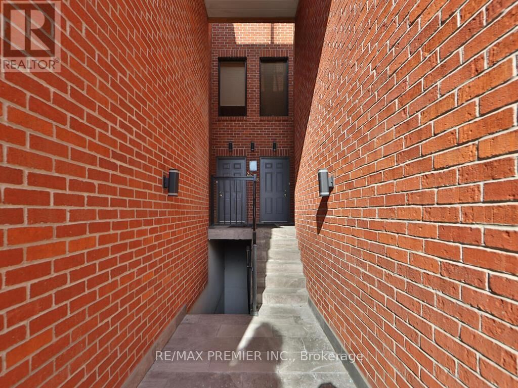 8 - 100 ARBORS LANE Image 5