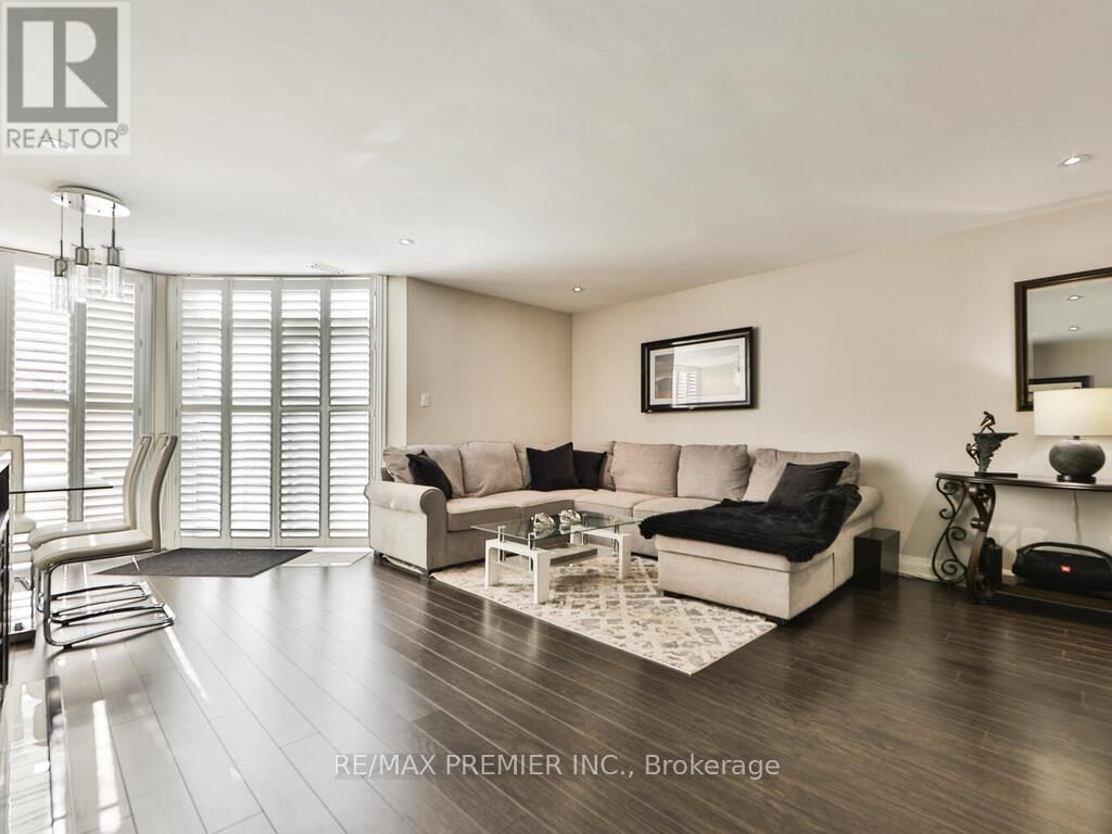 8 - 100 ARBORS LANE Image 8