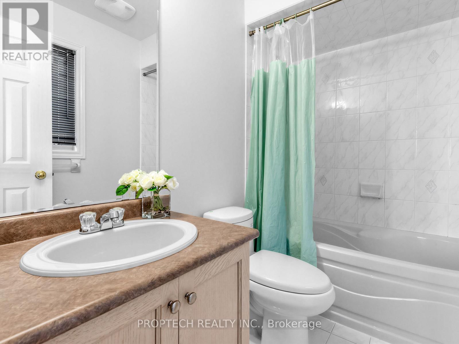 12 HOUSER STREET Image 27