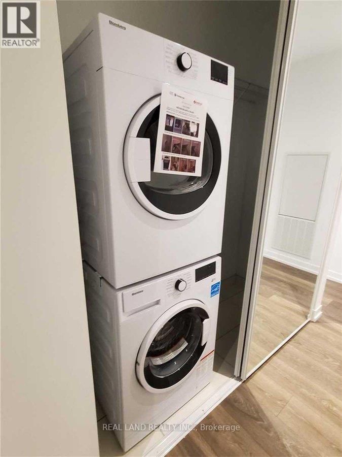 2206 - 950 PORTAGE PARKWAY Image 11