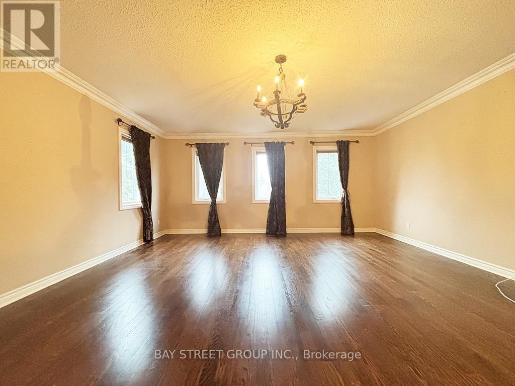 12A AVA CRESCENT Image 25