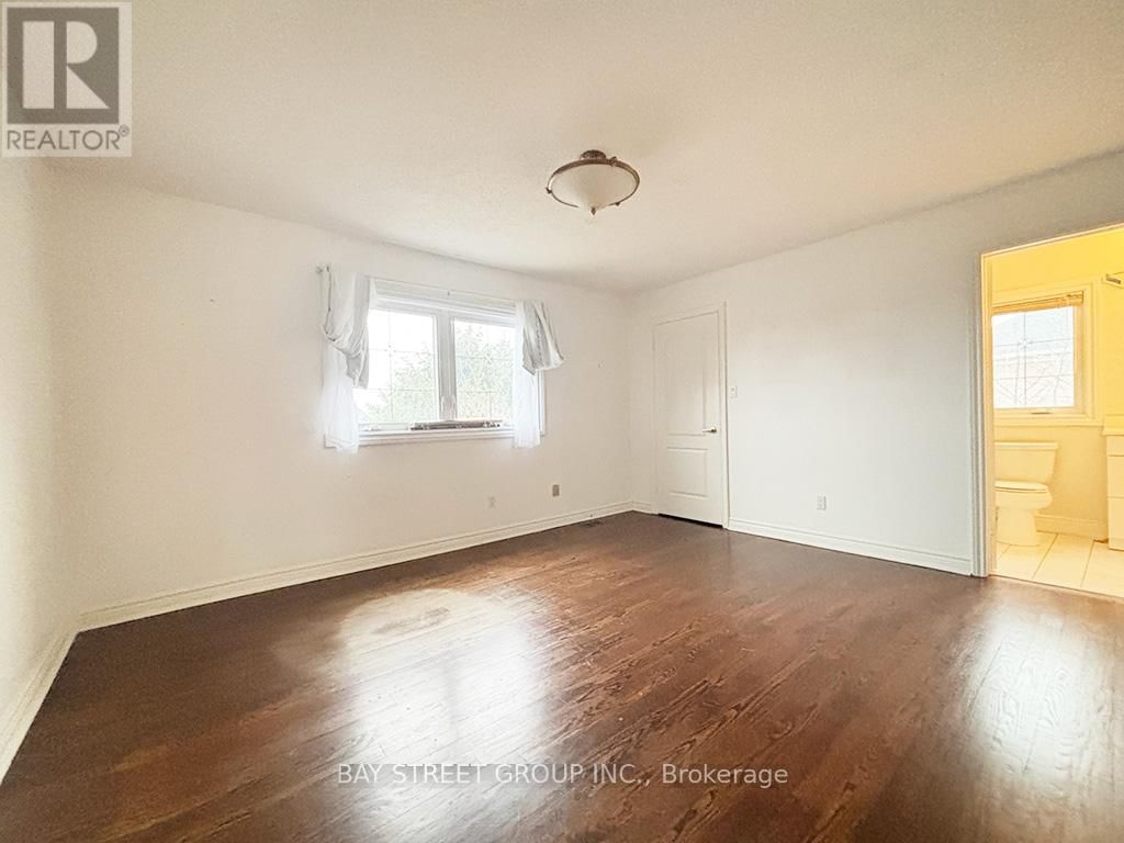 12A AVA CRESCENT Image 32