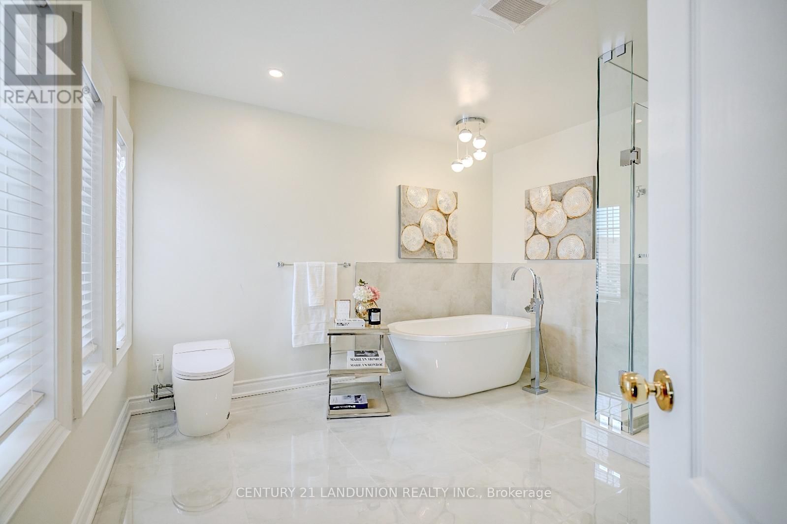 17 MONACO CRESCENT Image 23