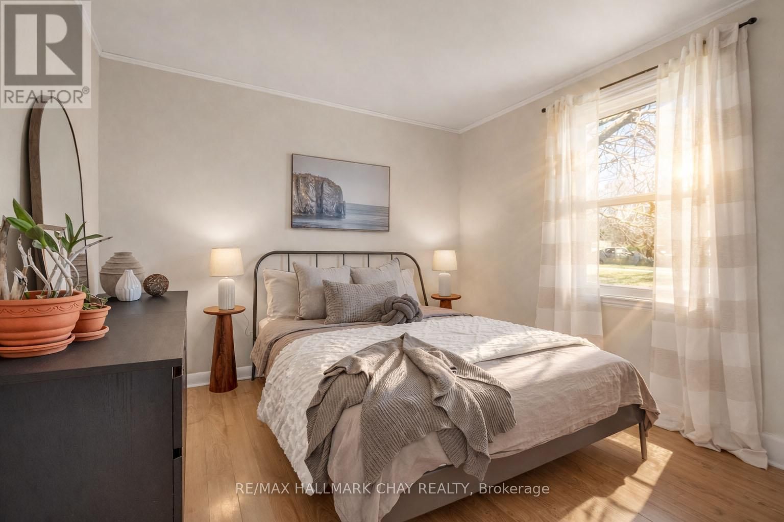 26 KING STREET SOUTH Image 10