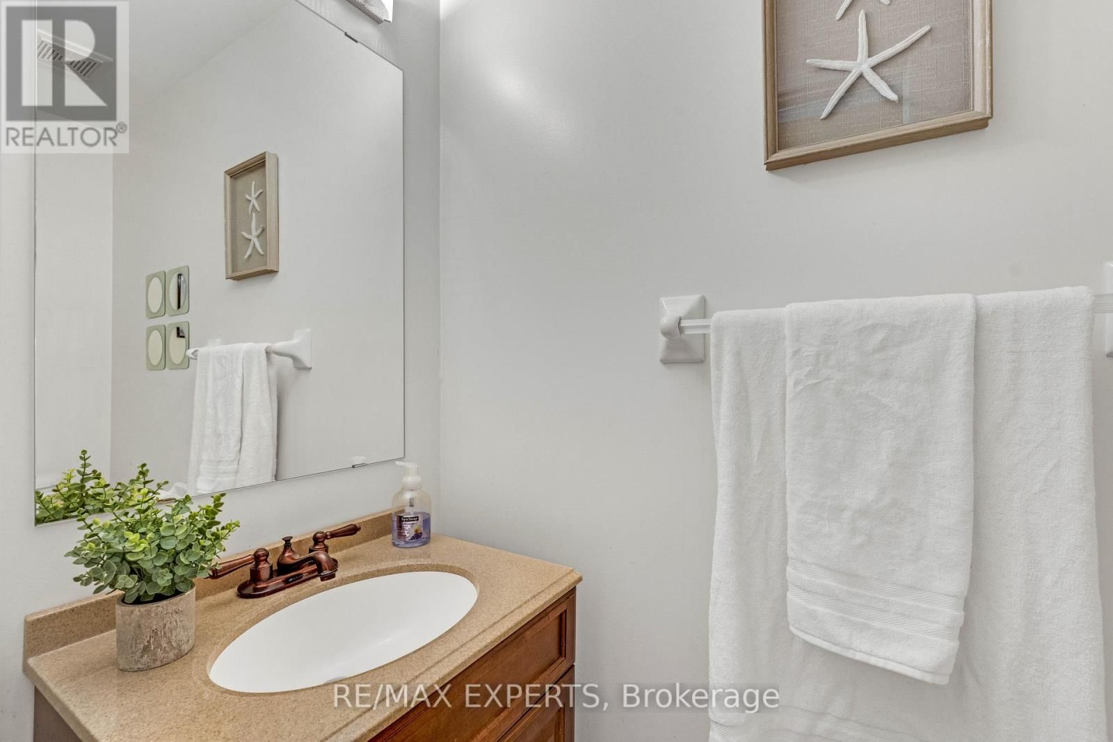 61 - 19 FOXCHASE AVENUE Image 15