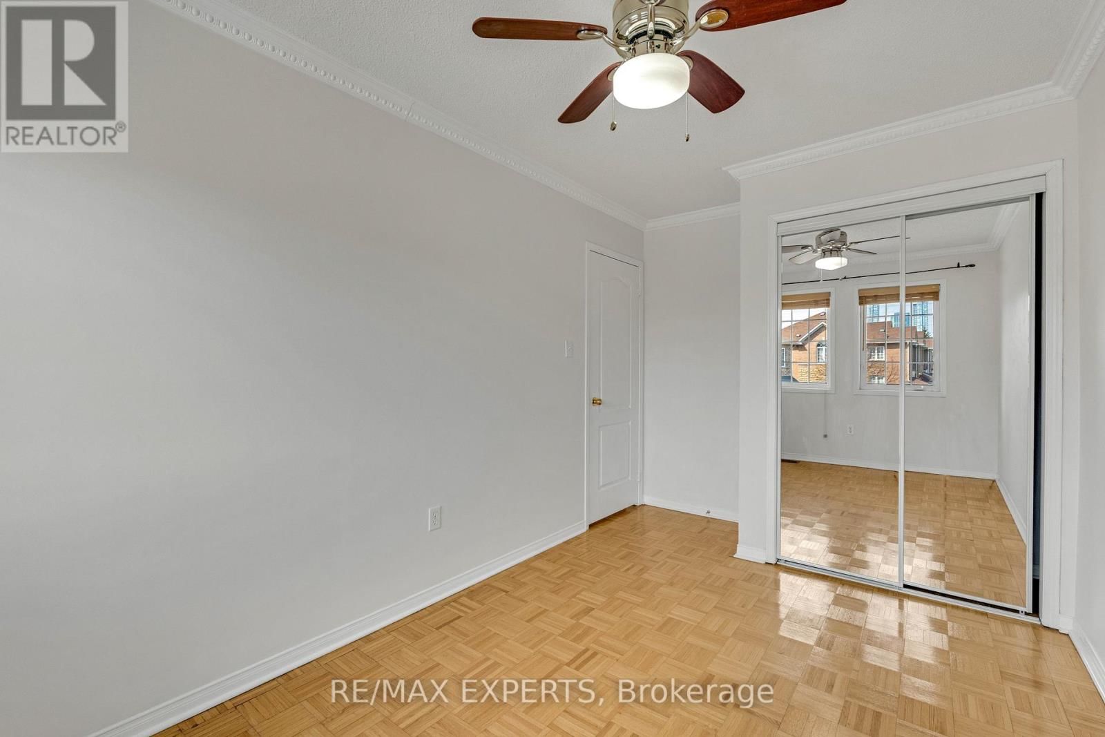 61 - 19 FOXCHASE AVENUE Image 24