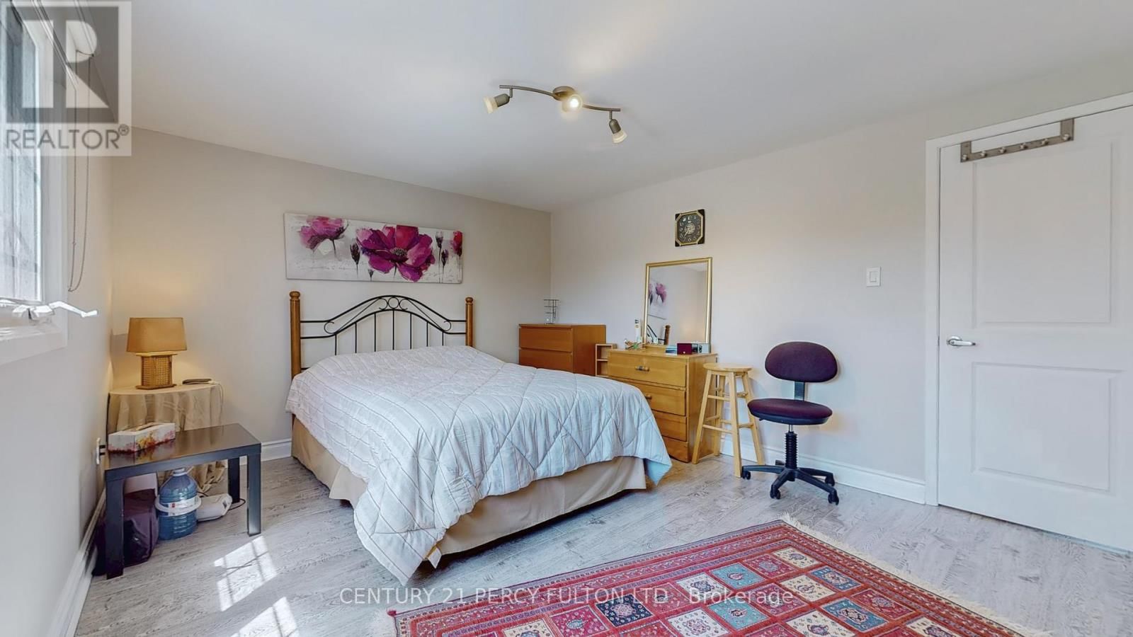 158 HOLM CRESCENT Image 13