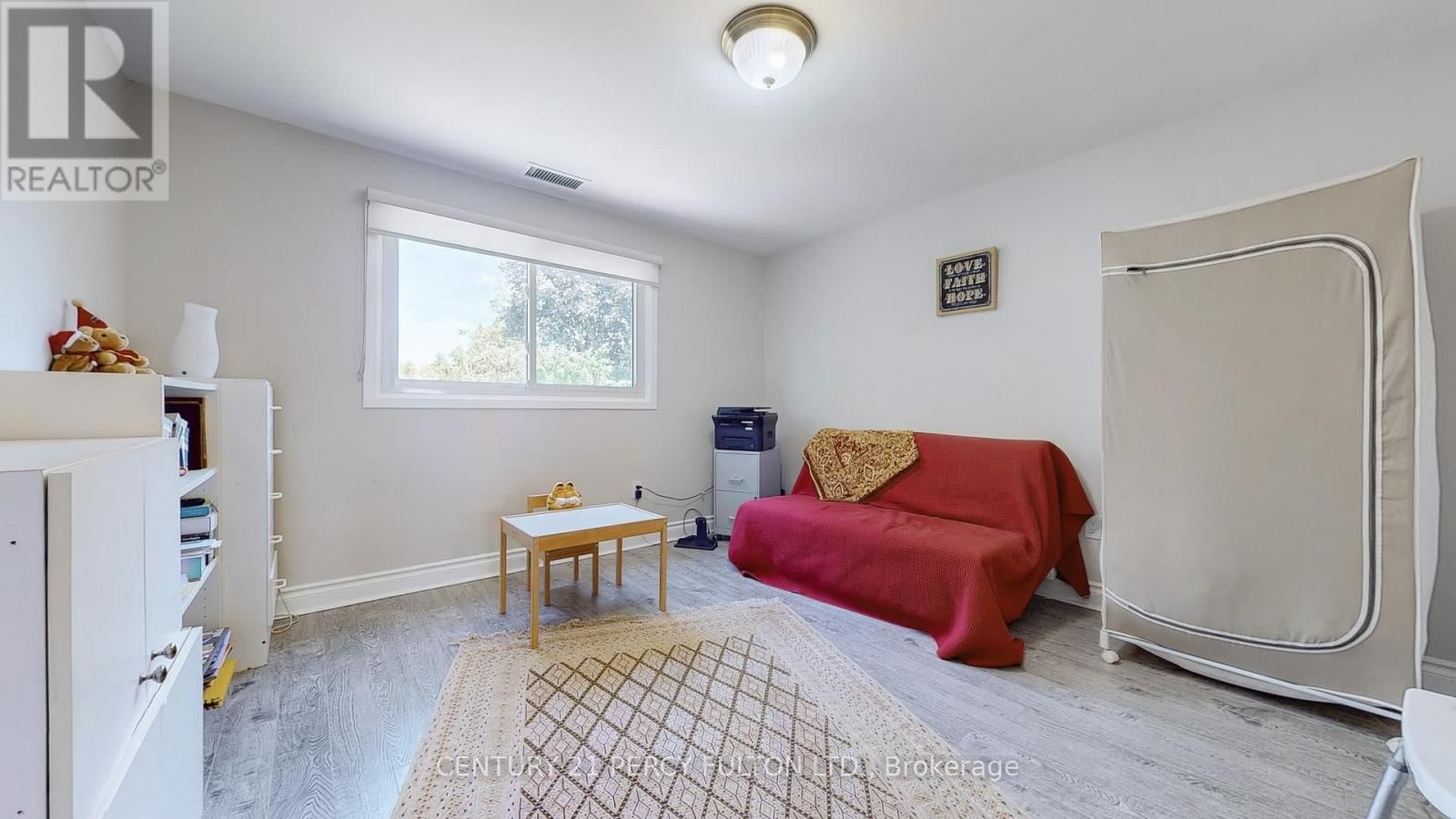 158 HOLM CRESCENT Image 15