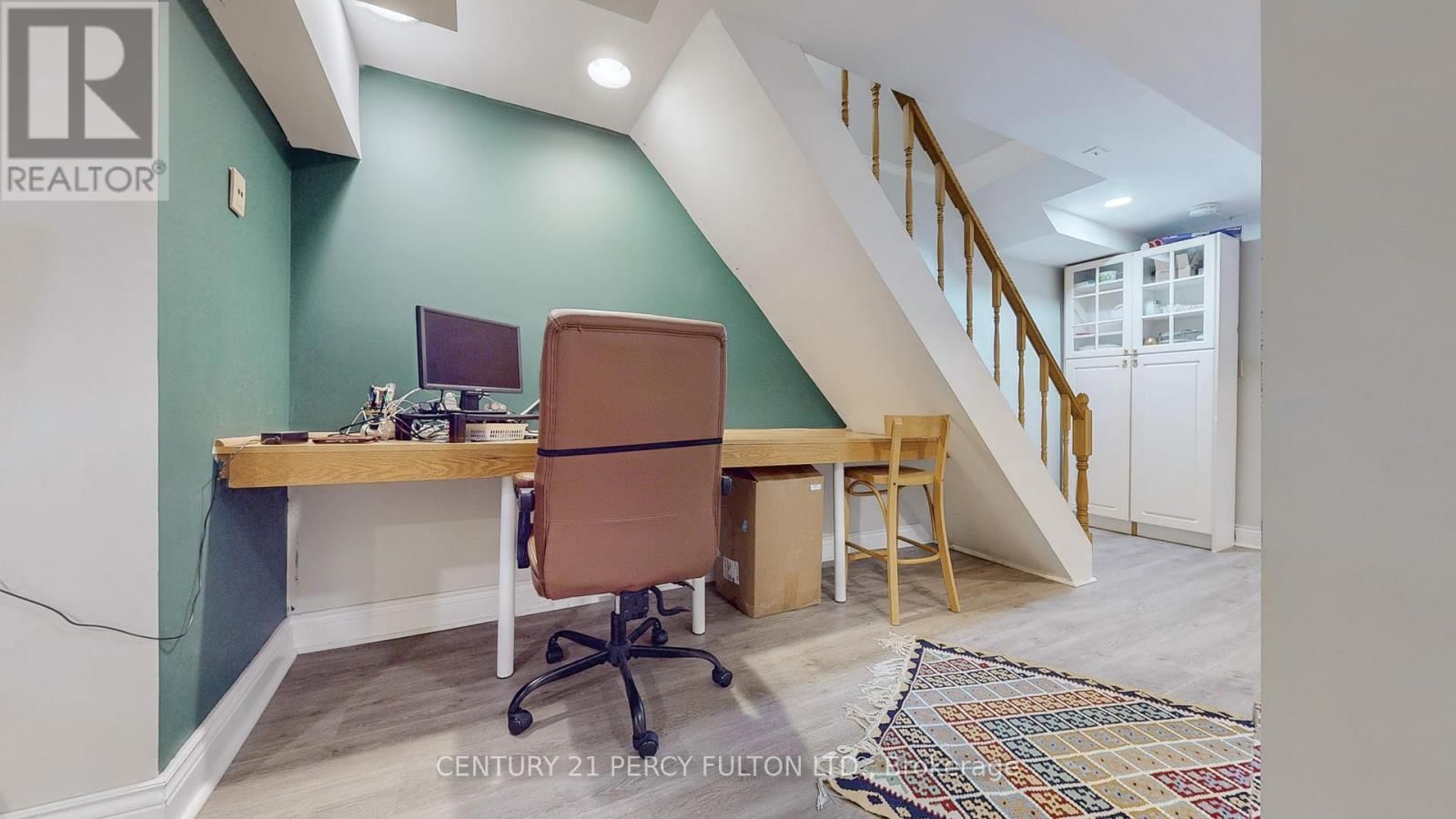 158 HOLM CRESCENT Image 24