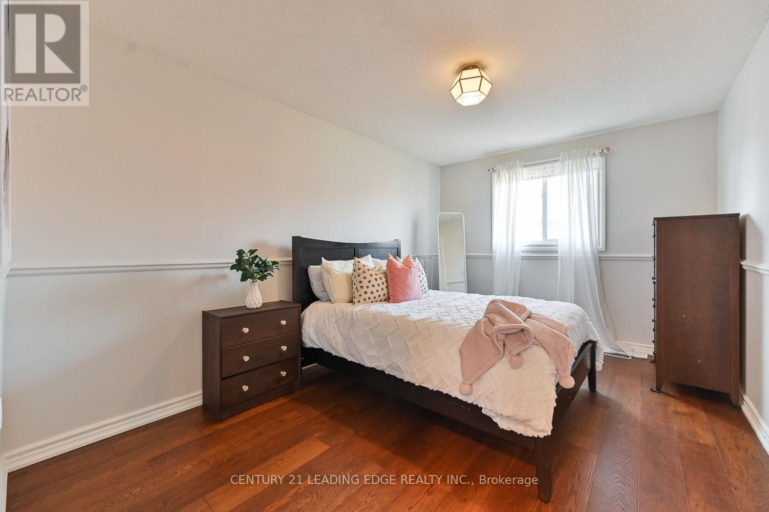 5 SAWYER CRESCENT Image 30