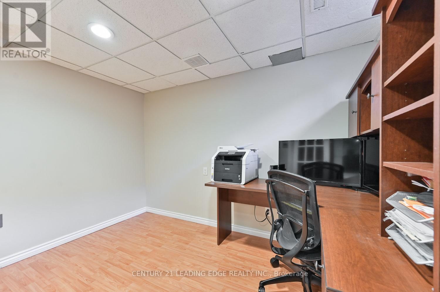 5 SAWYER CRESCENT Image 42