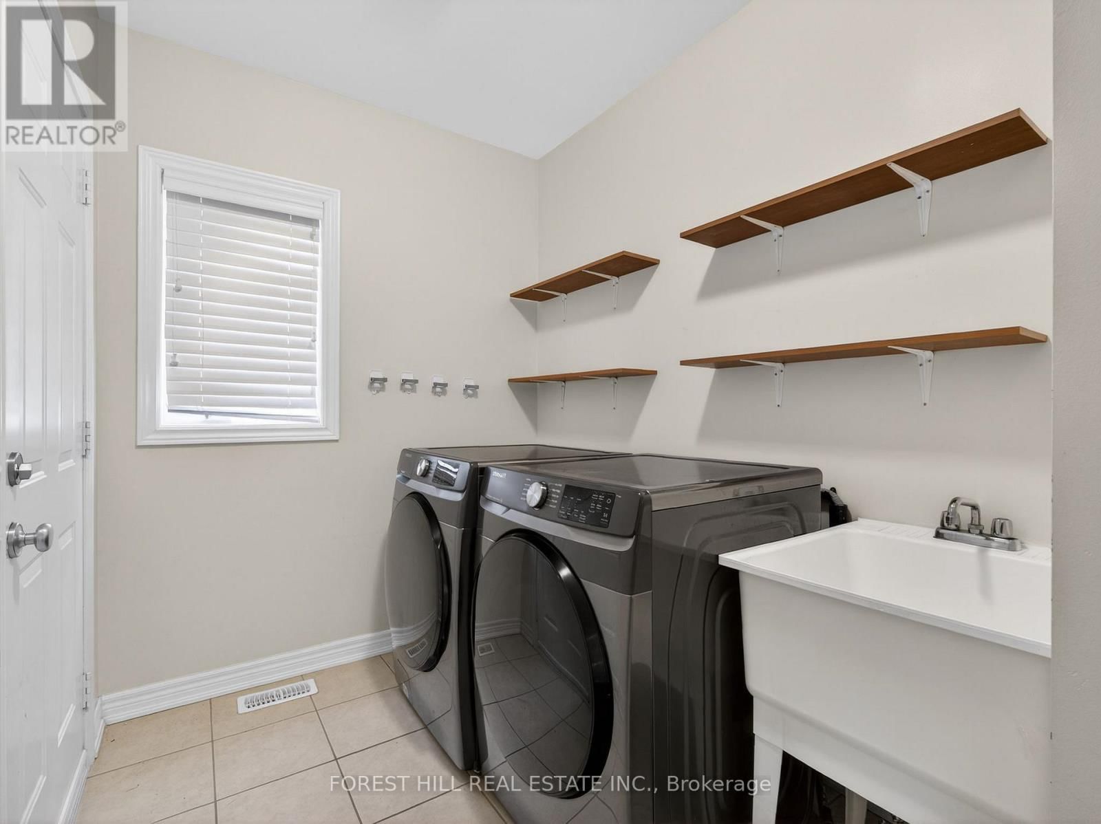 22 MCCOMBE LANE Image 17