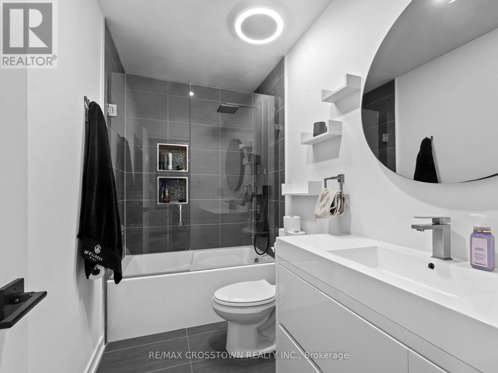 109 GOLDEN GATE CIRCLE Image 16